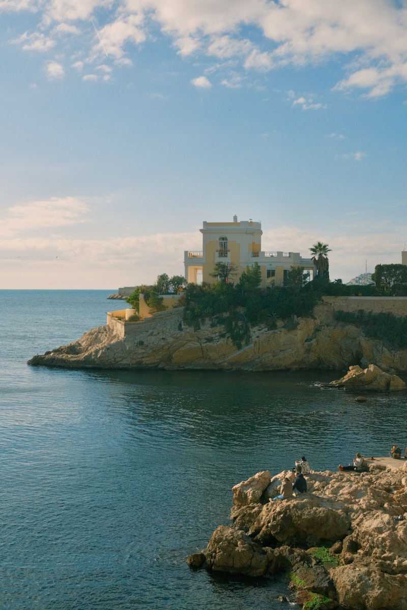 Contemporary villa with garden